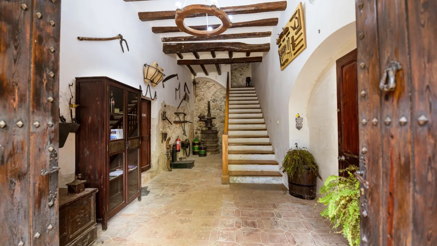 Escales interiors de pedra